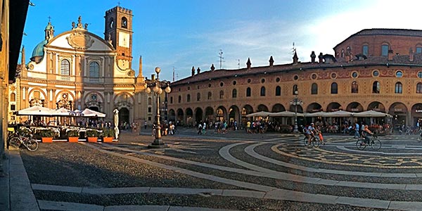 VIGEVANO: LA CORTE DEL MORO